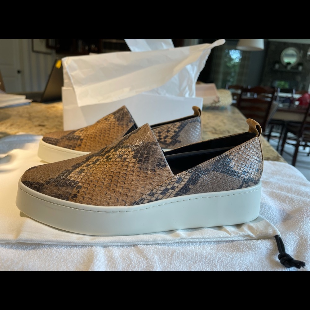 Vince - Snake Saxon slip on sneakers- Size 7